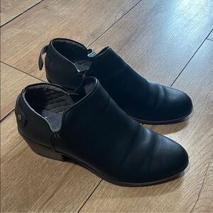 Dr. Scholl's Sleek Black Ankle Boots